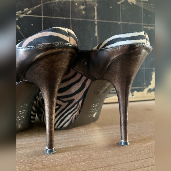 Marciano ‘Tamina’ Peep Toe - Picture 7 of 10